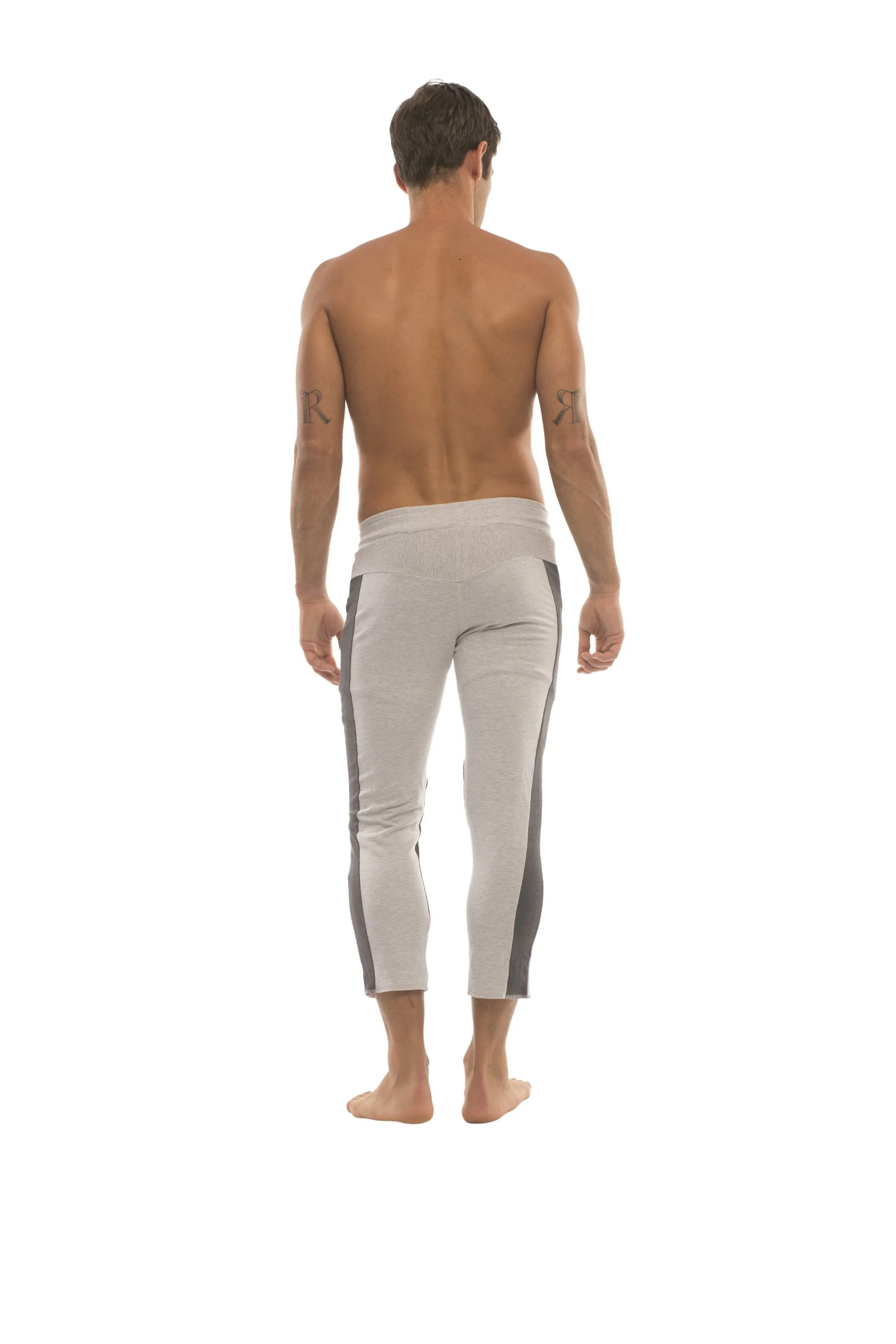 4/5 Zipper Pocket Capri Yoga Pants (GREY w/Charcoal & Black)