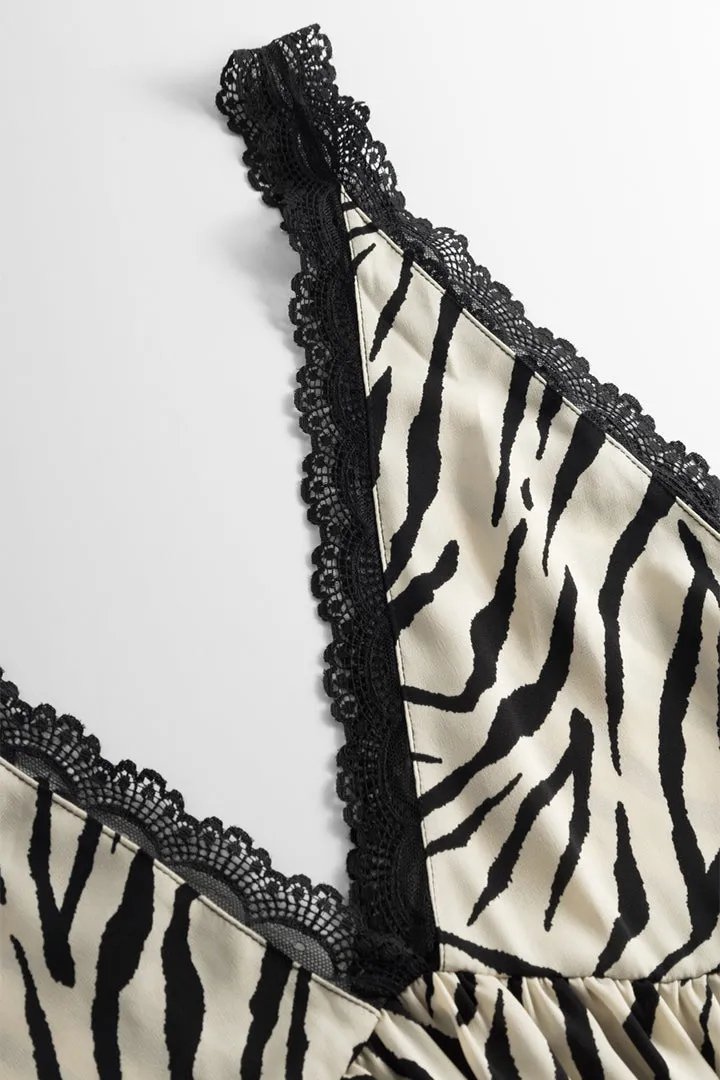 Vavara Oversized Dress - Zebra Striped