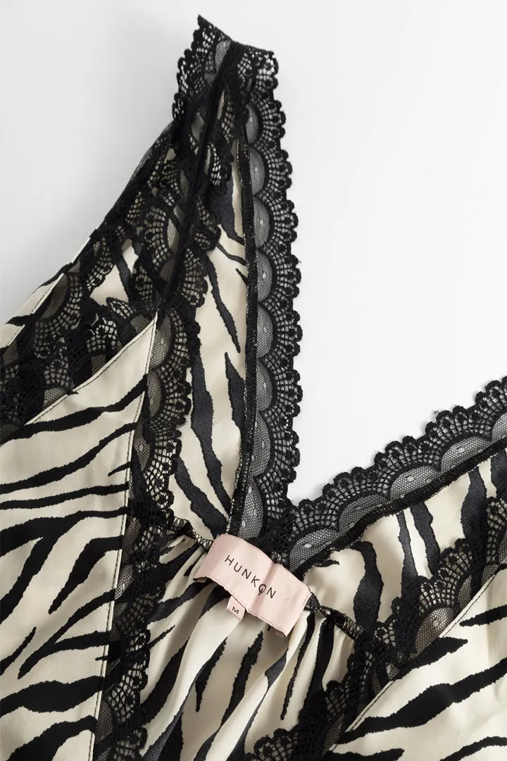 Vavara Oversized Dress - Zebra Striped