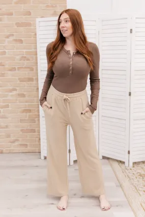 Wide Legged Sweatpants in Tan